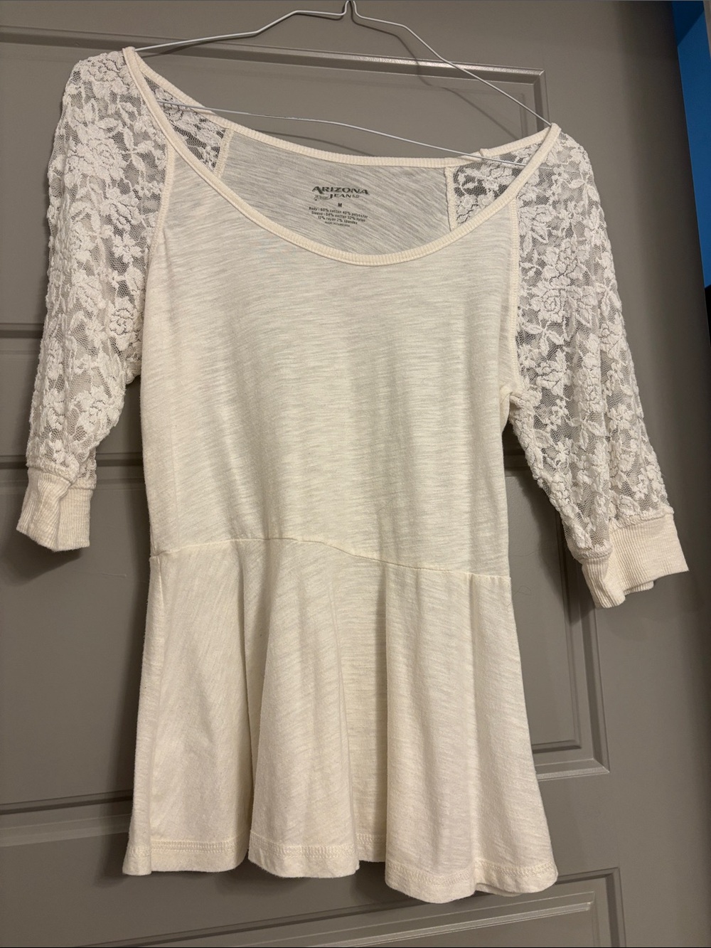 ARIZONA JEAN COMPANY Cream Lace-Sleeve Peplum Tunic